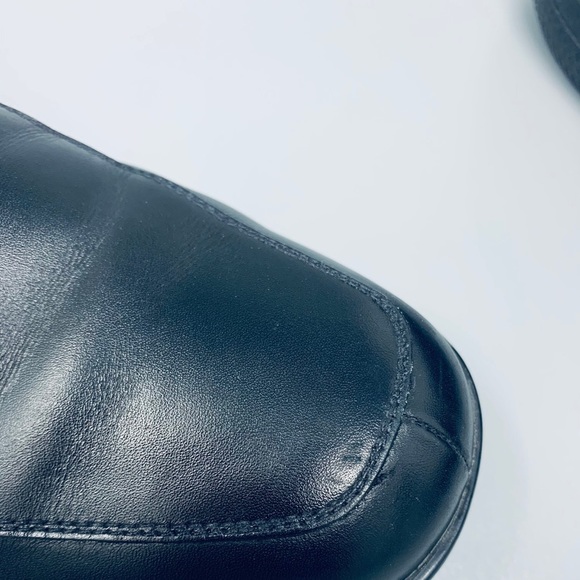 Prada Men’s Black Leather Loafer - Picture 9 of 15